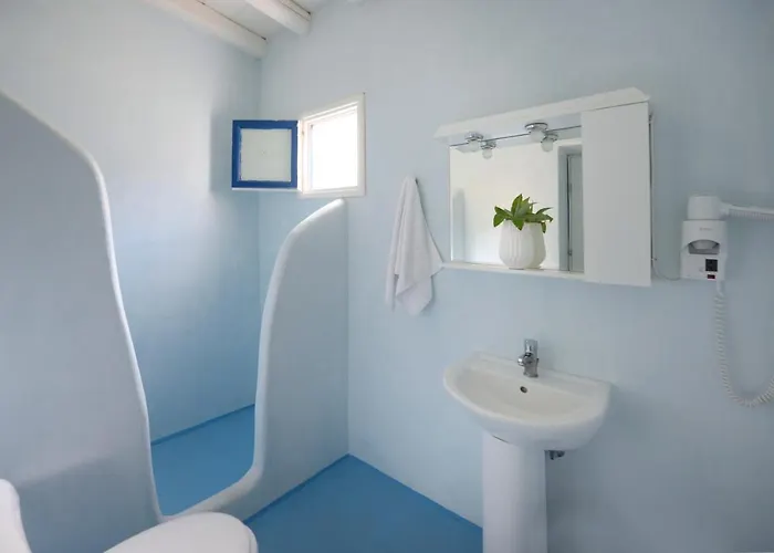 Adonis Καλό Λιβάδι